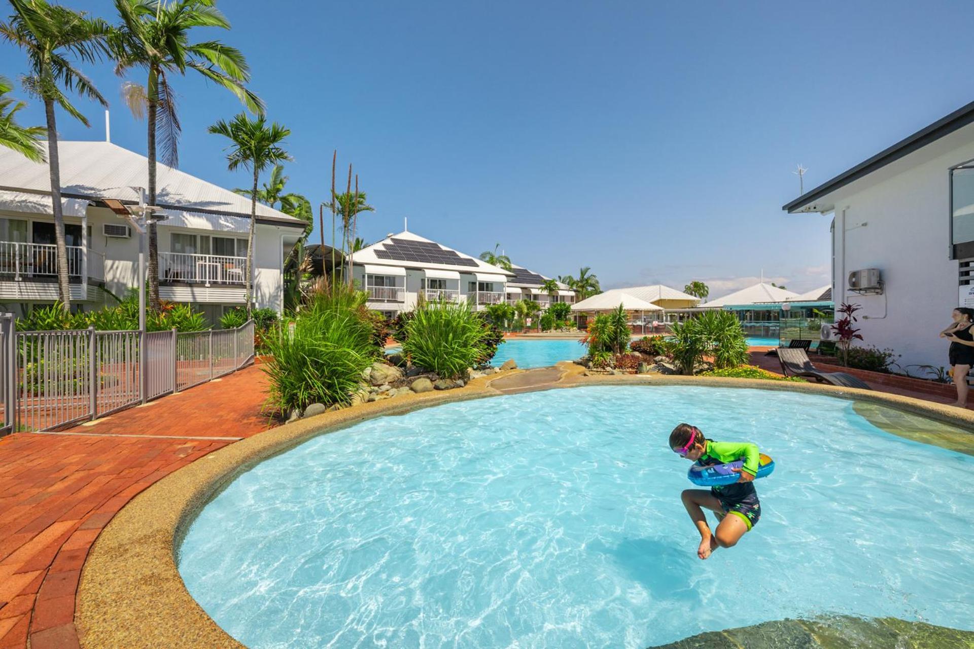The Resort At Dolphin Heads Маккай Экстерьер фото